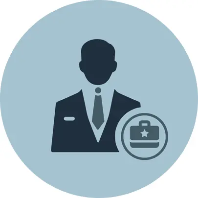 Modernes, stilisiertes Icon, das die Rolle eines Unternehmens- und Personalberaters symbolisiert. Das Symbol zeigt eine professionelle Figur in Business-Kleidung, die Beratung und Coaching vermittelt – oft dargestellt mit Sprechblasen, Dokumenten oder einem Team im Hintergrund. Es steht für Kompetenzen wie strategische Unternehmensentwicklung, Personalmanagement, Talentförderung und Change Management. Ideal für Webseiten, die Beratungsleistungen zu Leadership, Organisationsentwicklung und HR-Strategien präsentieren. Dieses Icon unterstützt die visuelle Kommunikation von Beratungs- und Coaching-Dienstleistungen für Unternehmen und Führungskräfte.